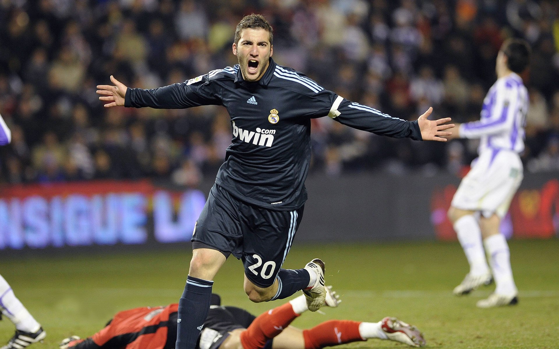 国足门将位置竞争激烈，国足的门将